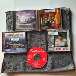Classic Christmas Music‎ CD Bundle - Glen Campbell, Gene Autry, More - 5 Discs